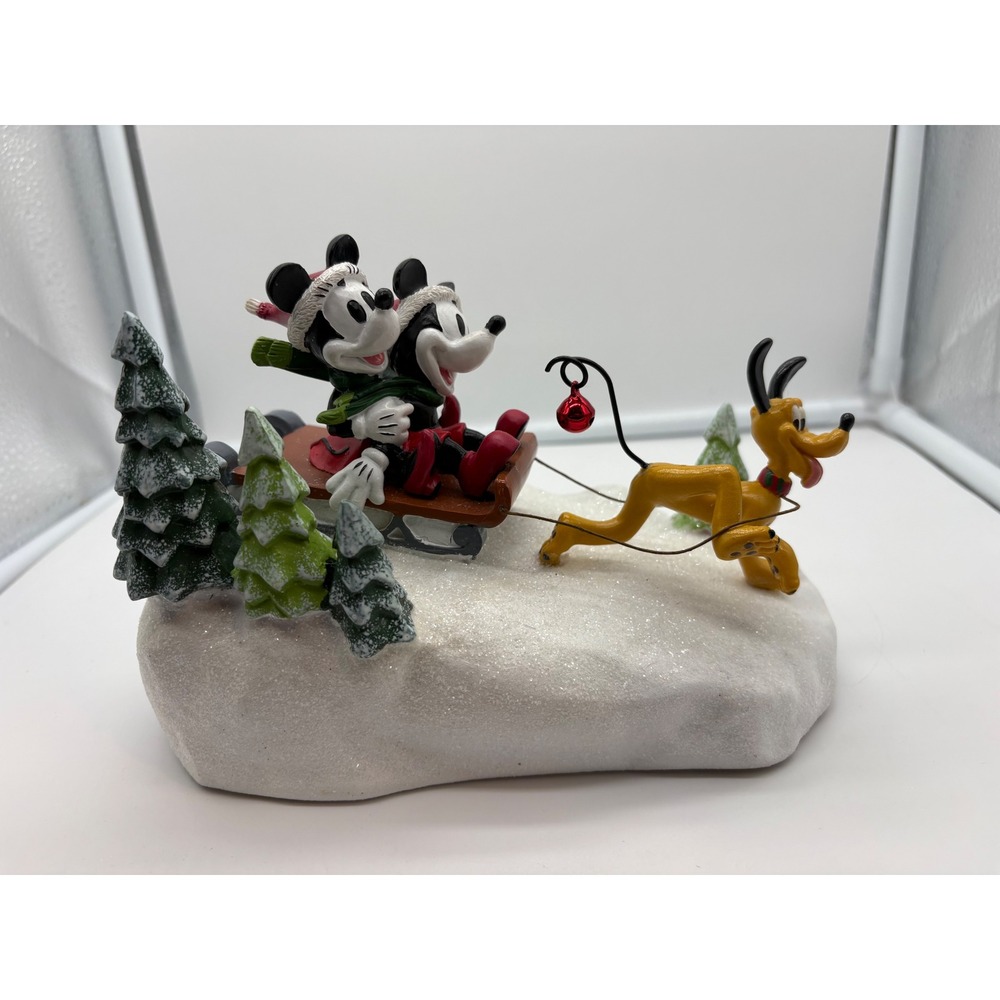 Disney St Nicholas Square Christmas Village Mickey Minnie Sleigh Ride Pluto Fig - Picture 2 of 7